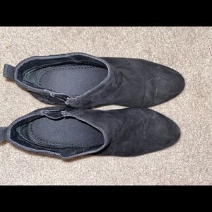 Wessley black ankle booties